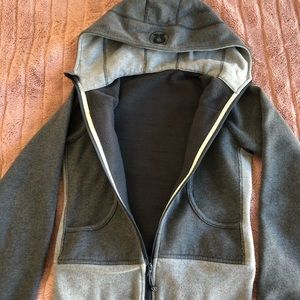 Lulu lemon size 4 gray zip up
